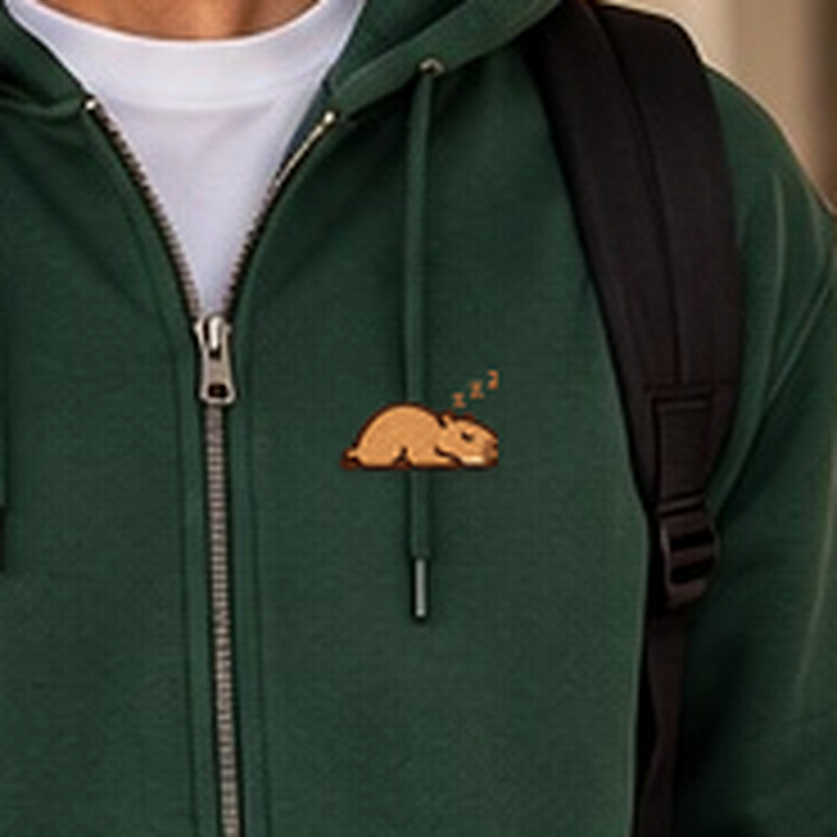 Detailansicht der Stickerei: Mellowbara_schlafend – Sweatjacke mit kleiner Stickerei, nachgeschärft