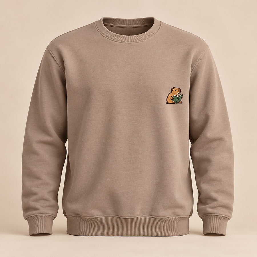 Lesendes_Mellowbara – neutrales Produktbild der Sweatshirt mit kleiner Stickerei