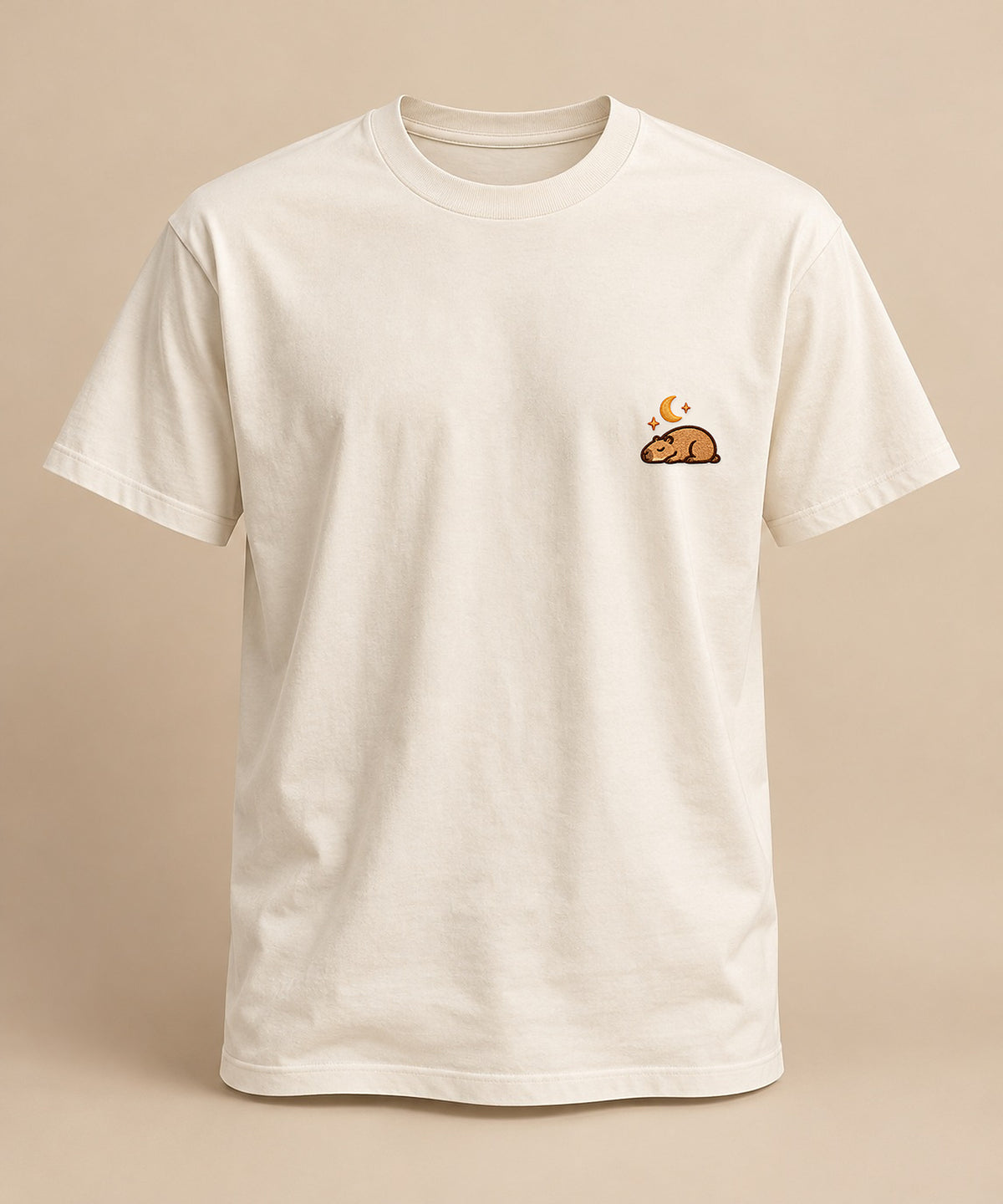Astro_Mellowbara – neutrales Produktbild der Herren-T-Shirt mit kleiner Stickerei