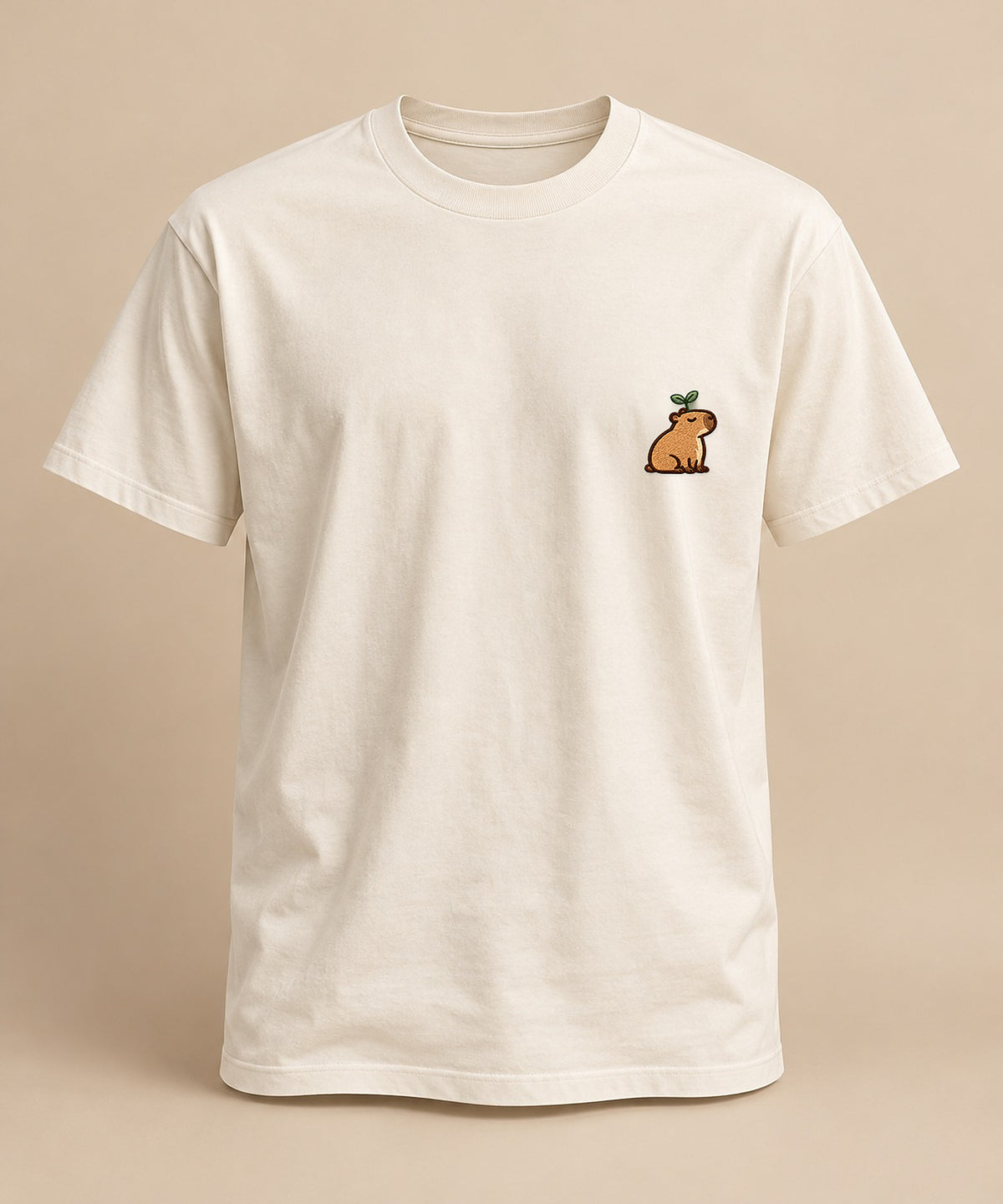 Mellowbara_mit_pflaenzchen – neutrales Produktbild der Herren-T-Shirt mit kleiner Stickerei