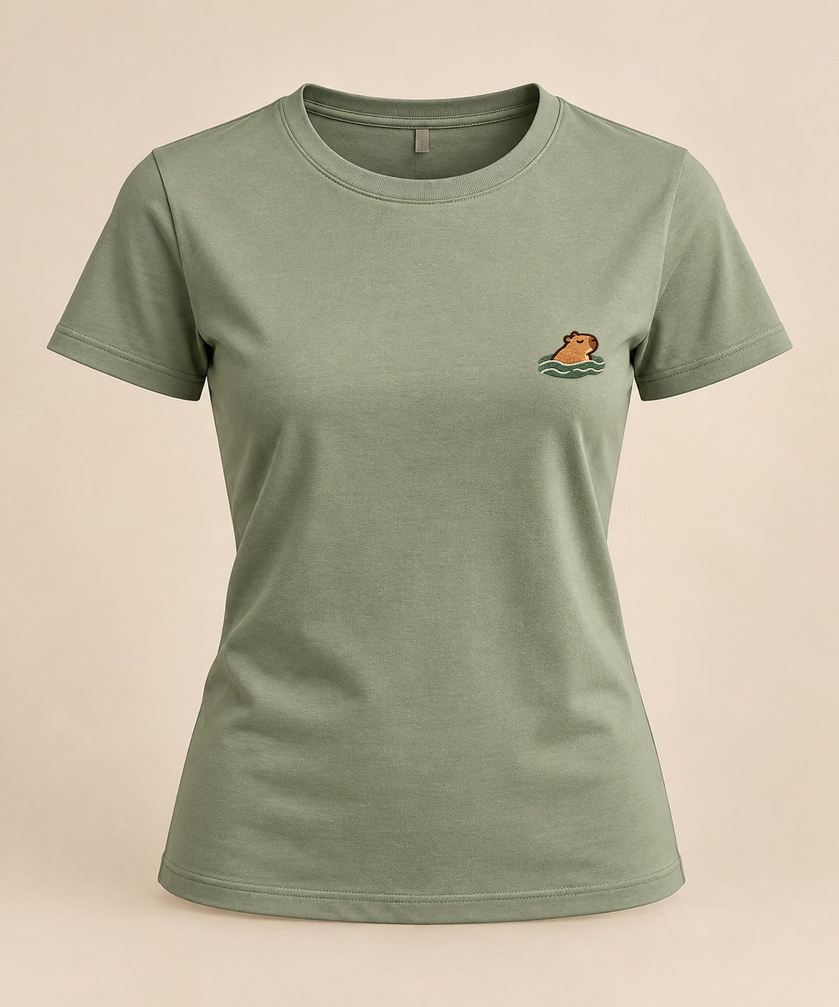 Swimming_Mellowbara – neutrales Produktbild der Damen-T-Shirt mit kleiner Stickerei